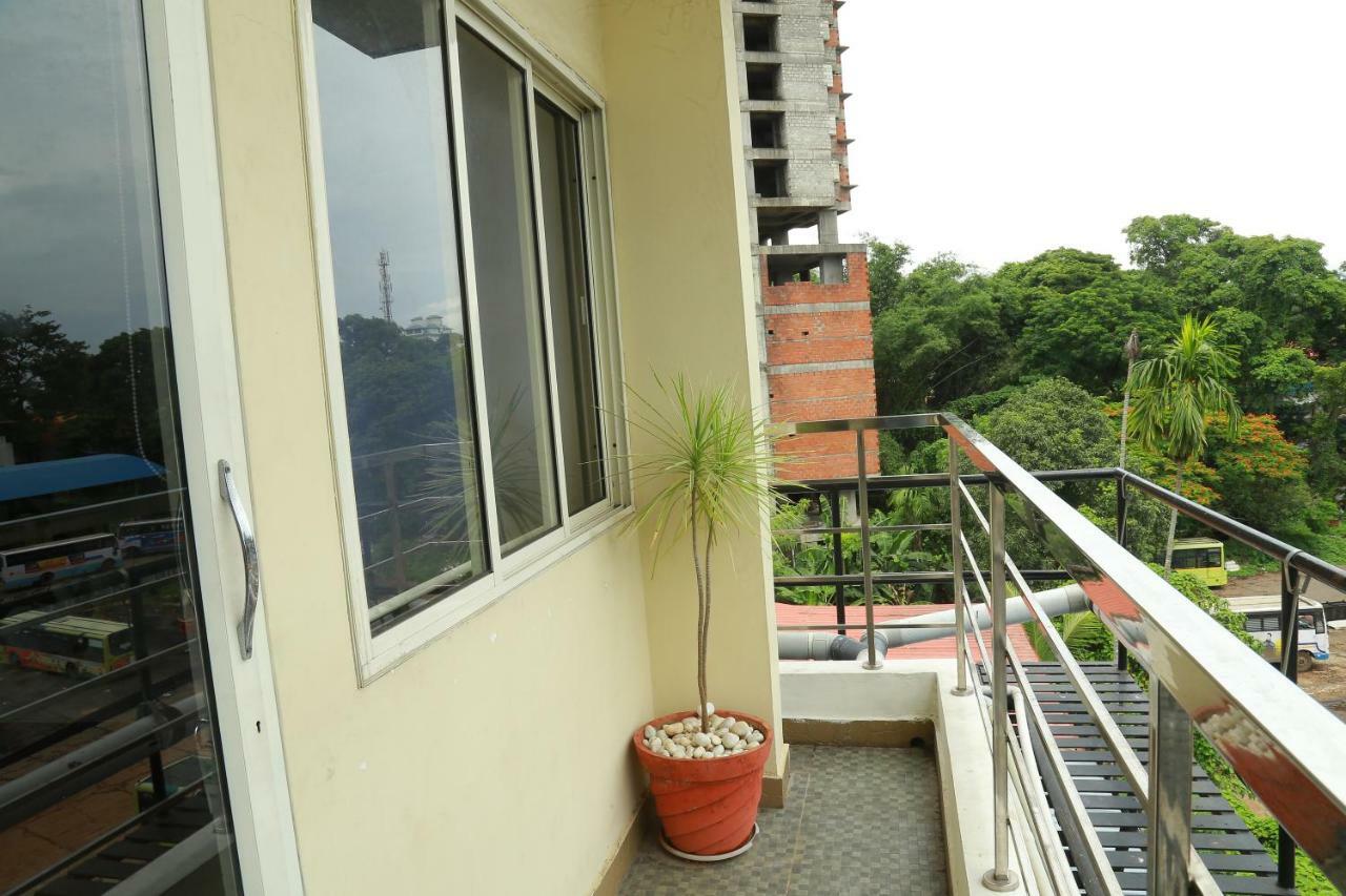 Kodavath Regency Alwaye Luaran gambar